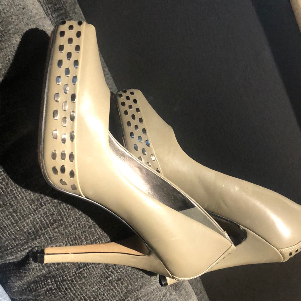 Heels - Picture 3 of 5